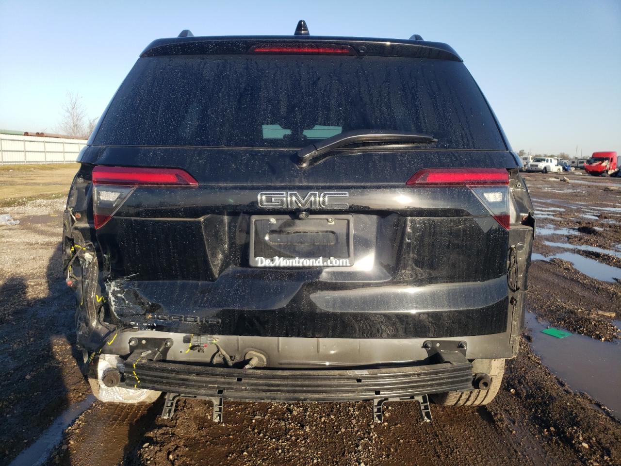 2022 GMC Acadia - Image 6