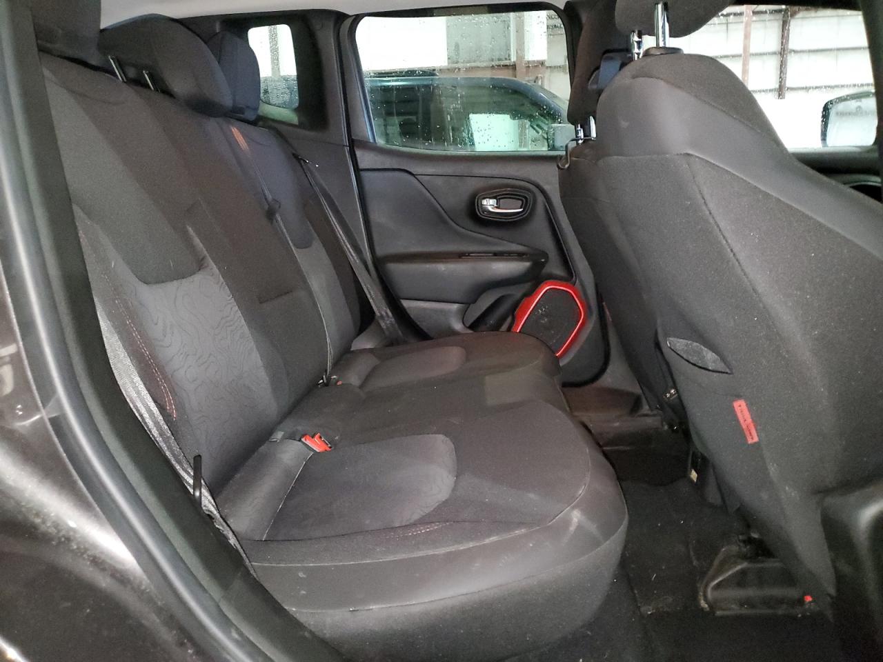 2018 Jeep Renegade - Image 11