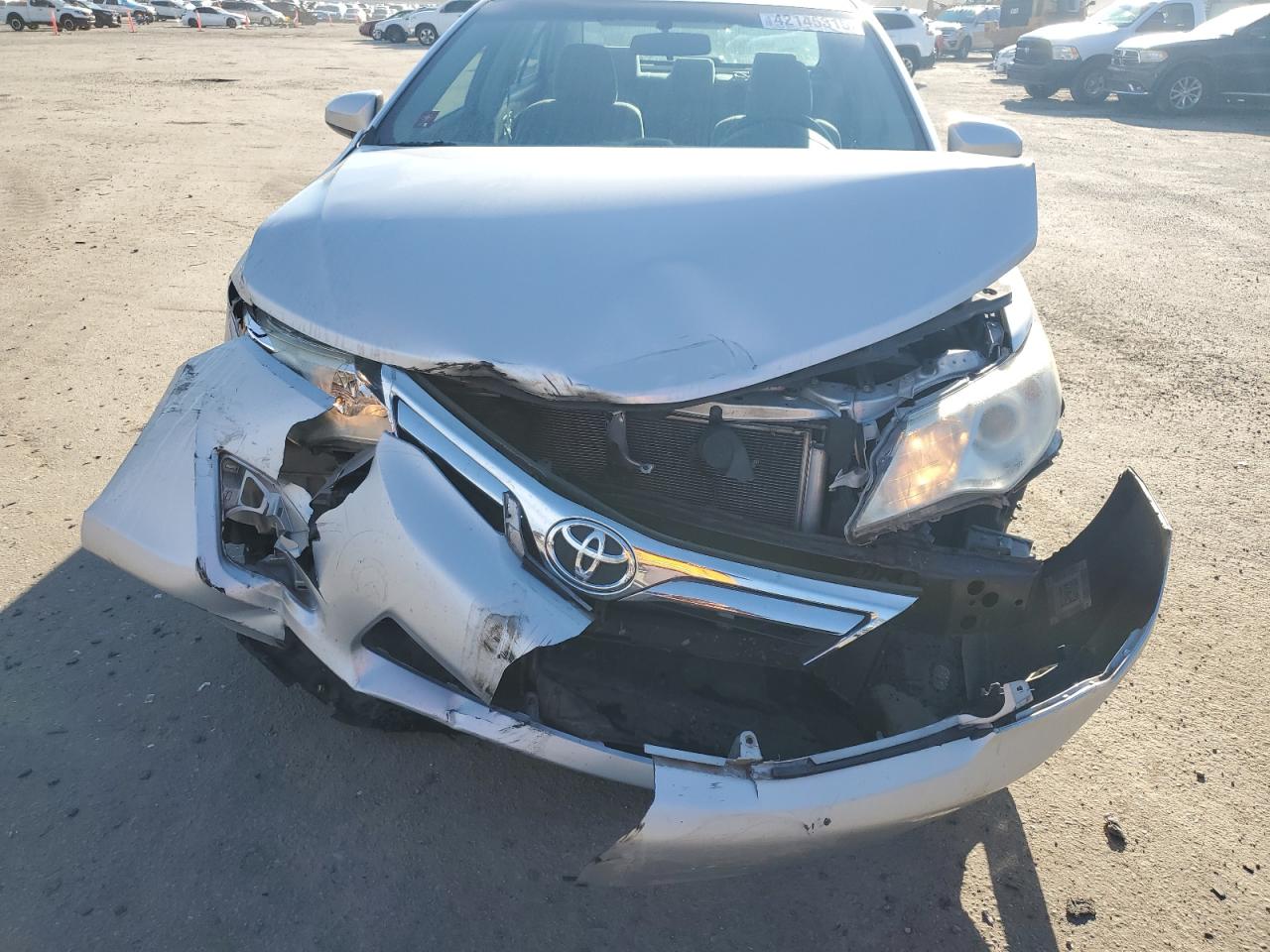 2014 Toyota Camry - Image 11