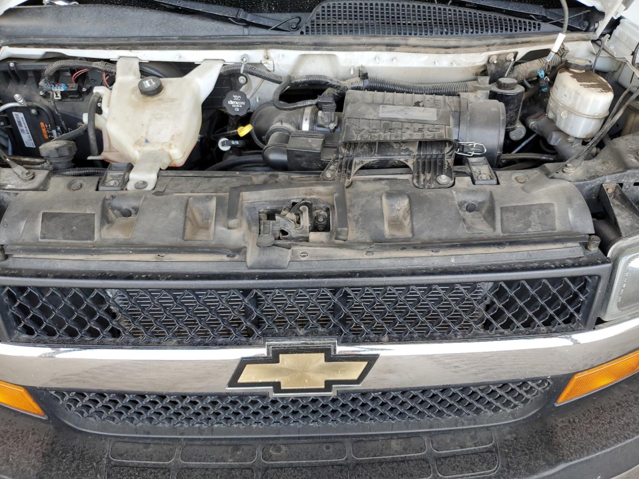 2019 Chevrolet Express - Image 12
