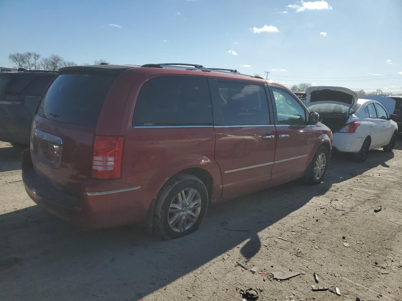 2008 Chrysler Town & Country - Image 3