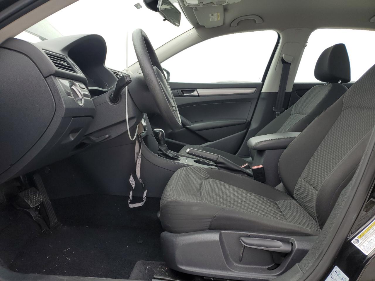 2014 Volkswagen Passat - Image 7