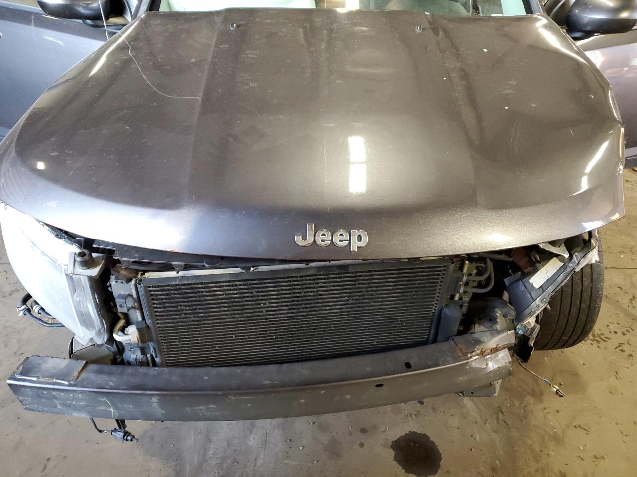 2015 Jeep Compass - Image 11