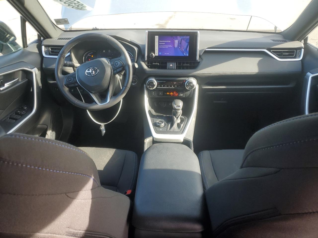 2023 Toyota RAV 4 - Image 8