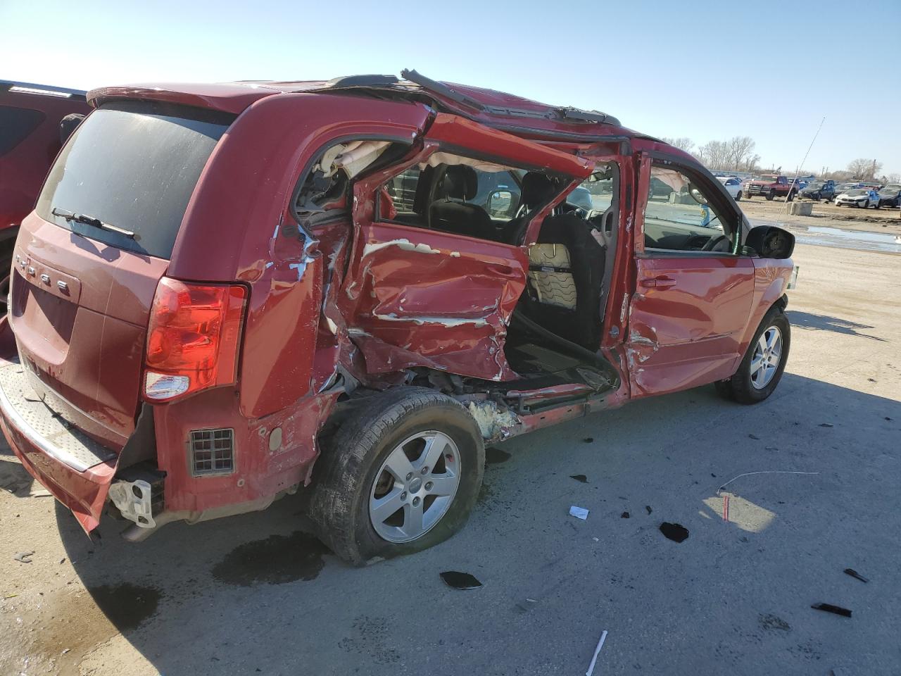 2013 Dodge Caravan - Image 3