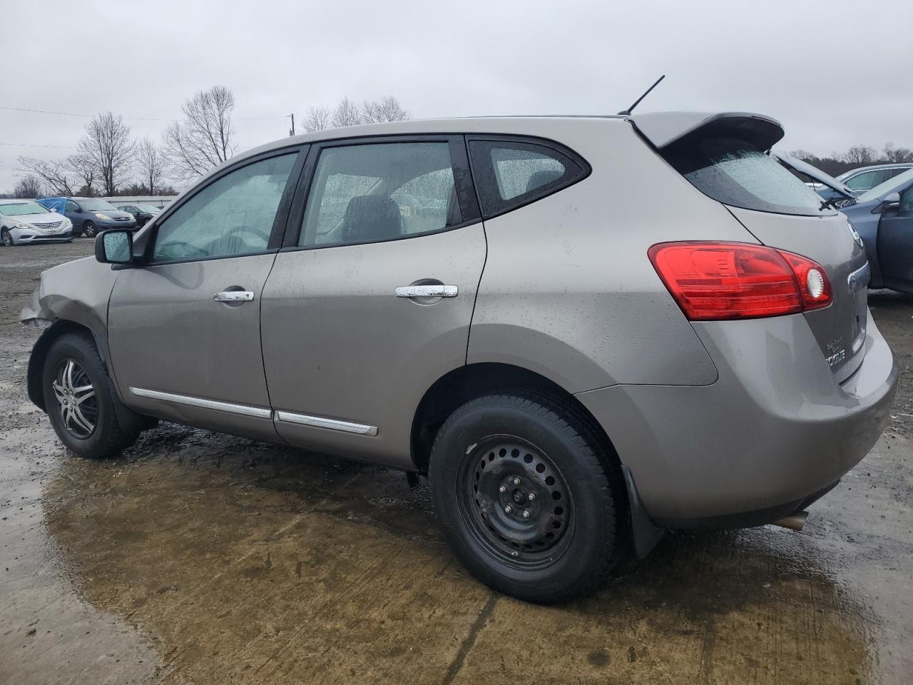 2013 Nissan Rogue - Image 2