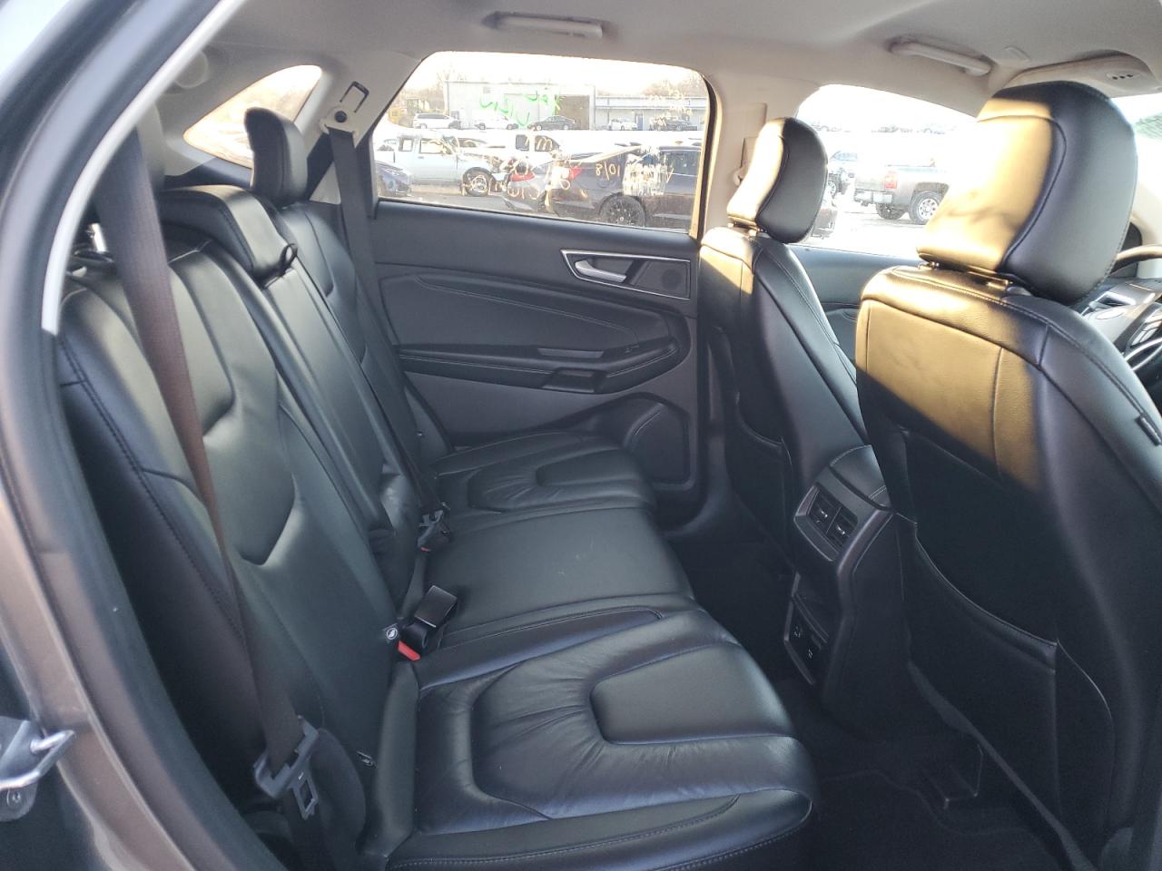 2022 Ford Edge - Image 11