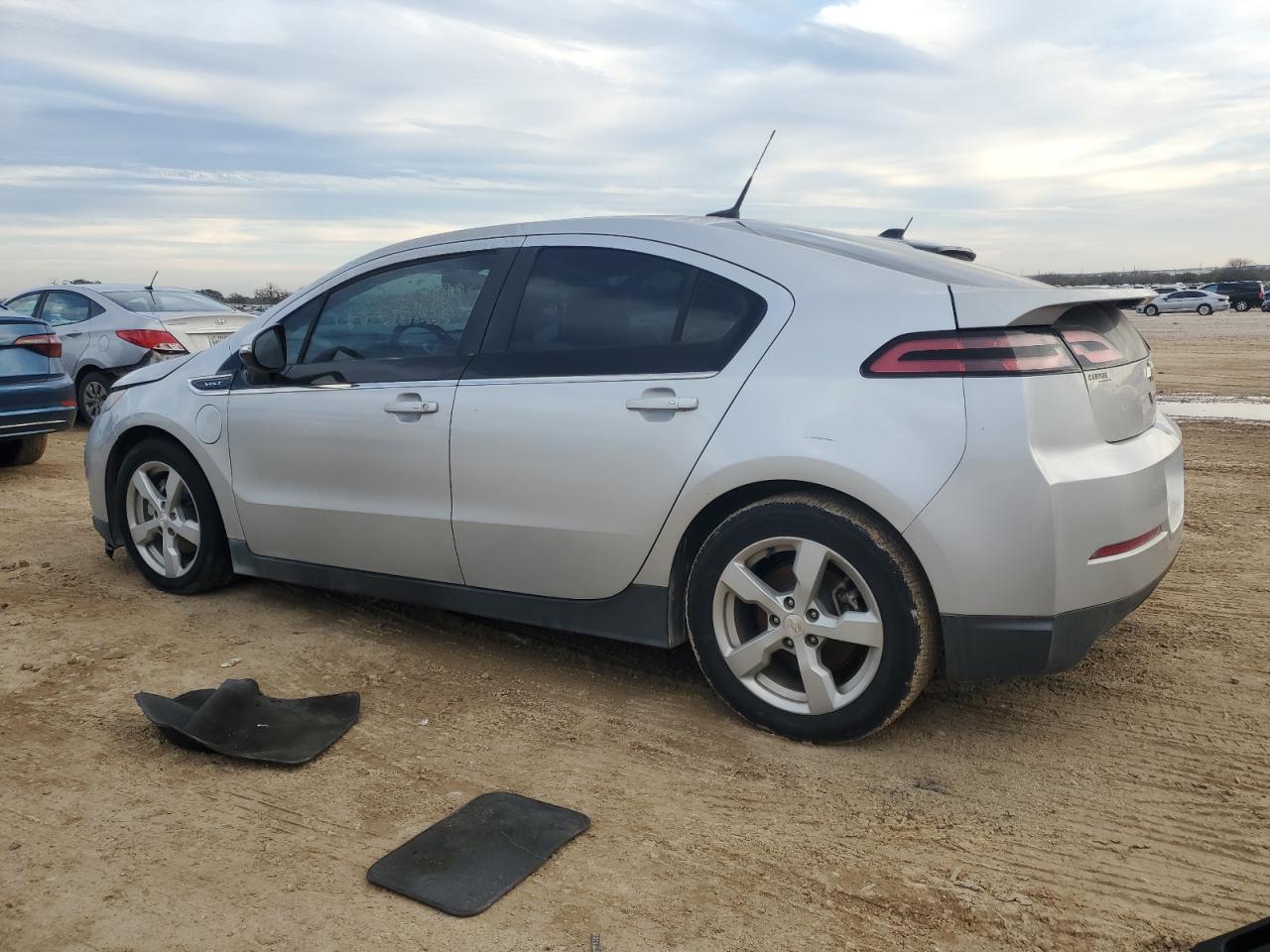 2013 Chevrolet Volt - Image 2