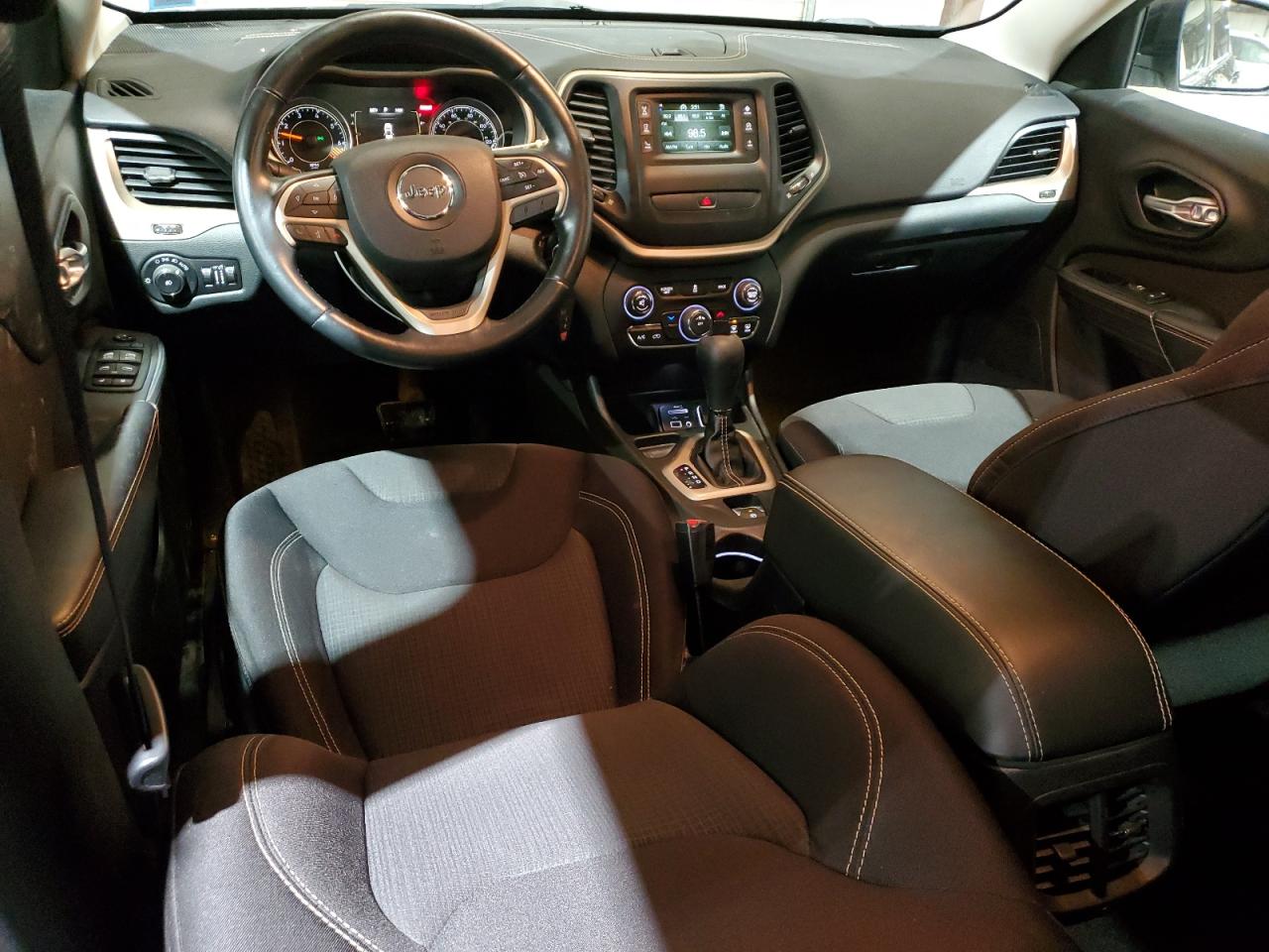 2015 Jeep Grand Cherokee - Image 8