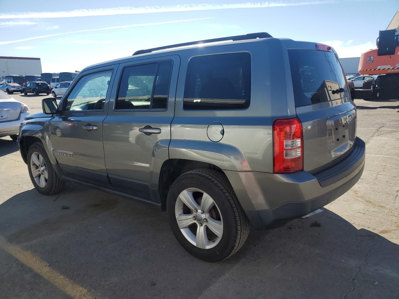2012 Jeep Liberty (Patriot) - Image 2