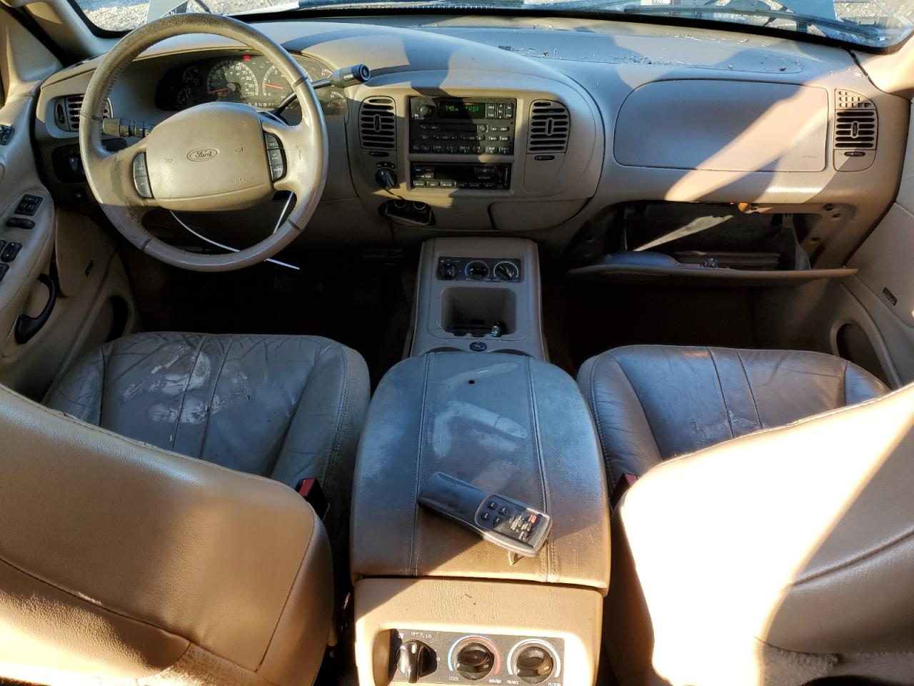 2001 Ford Expedition Eddie Bauer VIN: 1FMFU18L11LB77994 Lot: 84280544