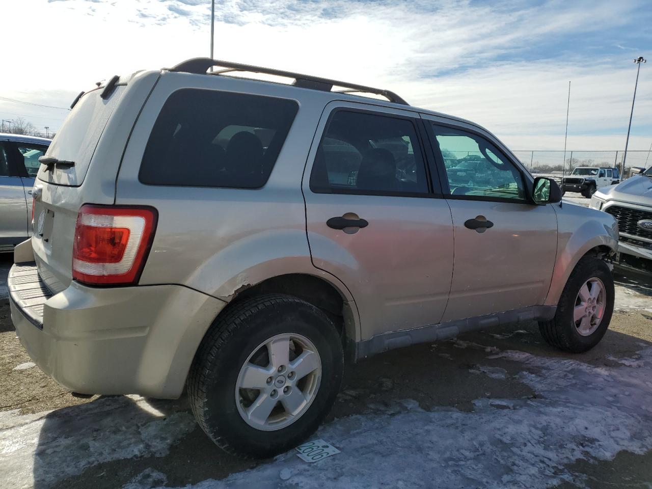 2010 Ford Escape - Image 3