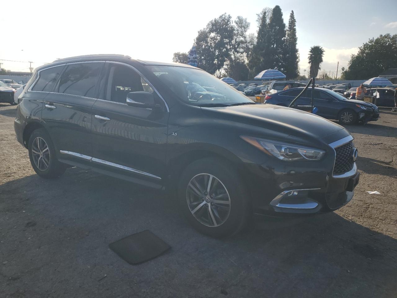 2017 Infiniti QX60 - Image 4