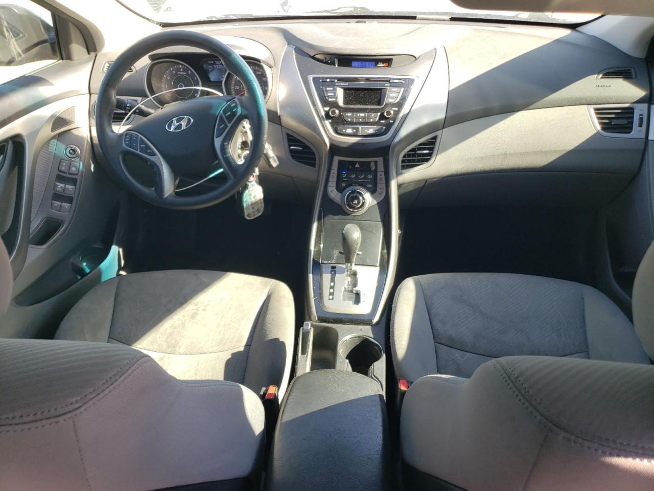 2013 Hyundai Elantra - Image 8