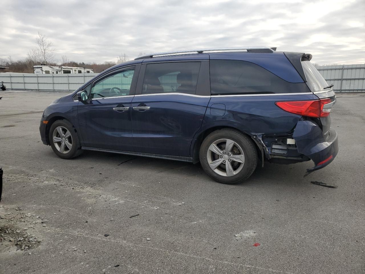 2018 Honda Odyssey - Image 2