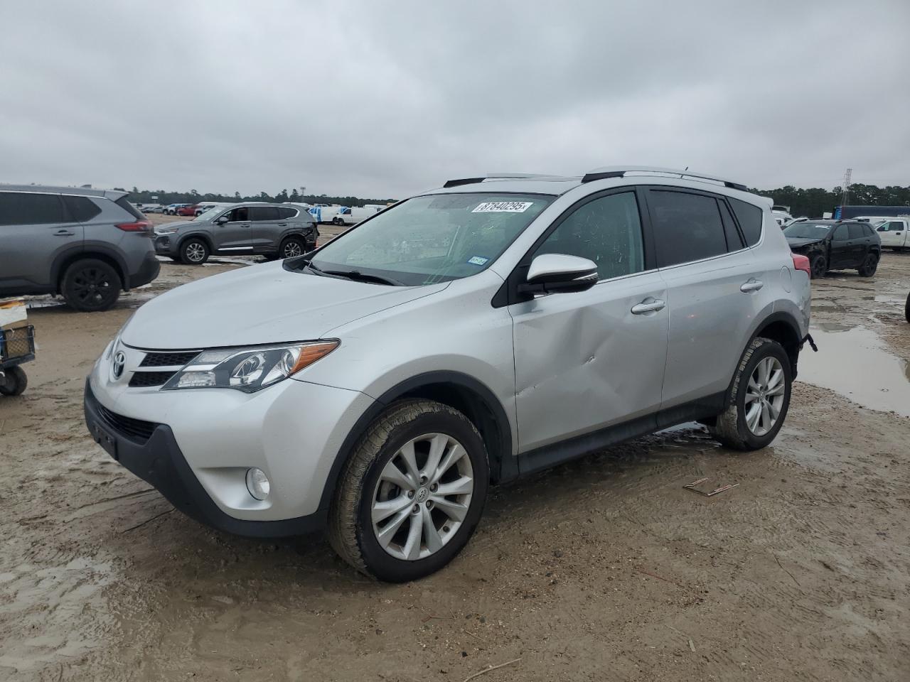 2015 Toyota RAV 4 - Image 1
