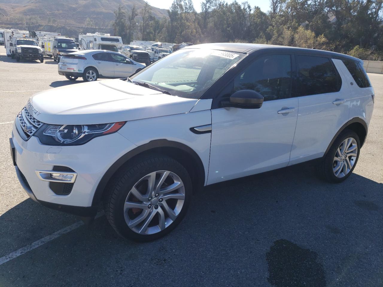 2016 Land Rover Discovery - Image 1