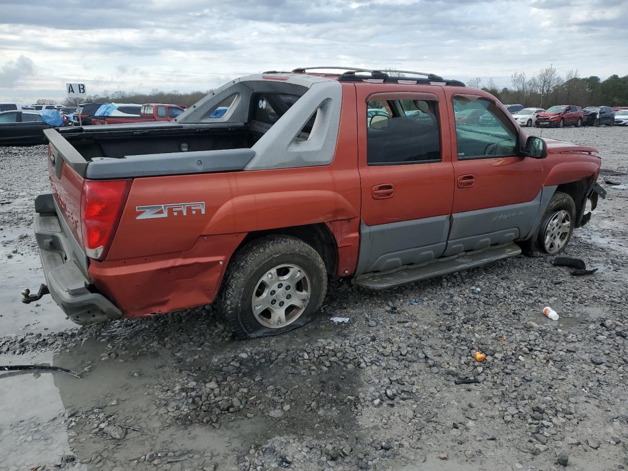 2002 Chevrolet Avalanche - Image 3