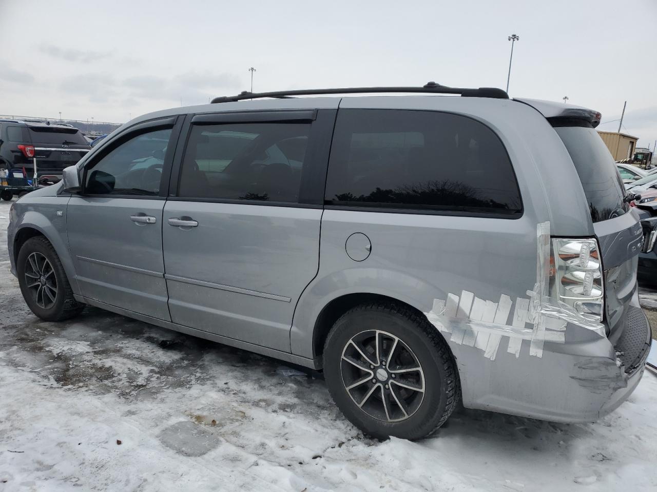 2014 Dodge Caravan - Image 2