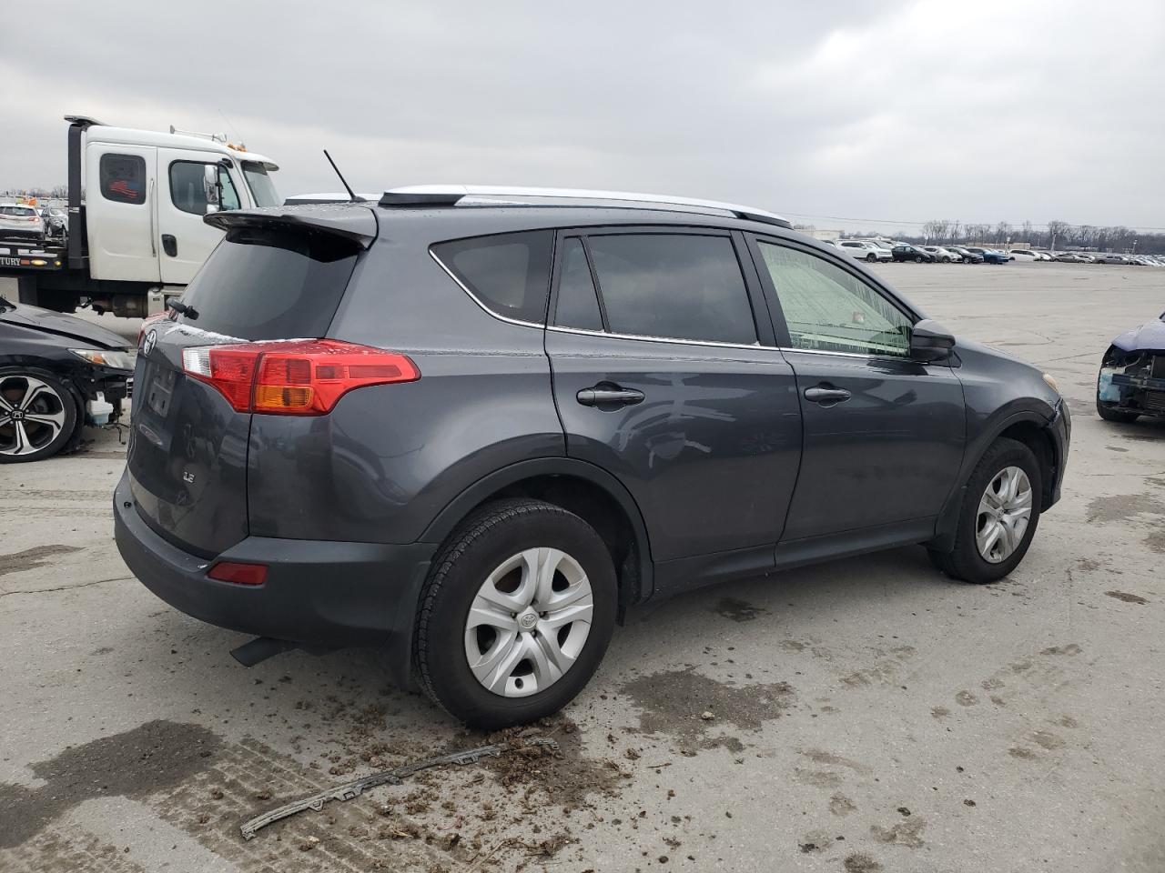 VIN JTMZFREV3FD075310 2015 TOYOTA RAV4 no.3