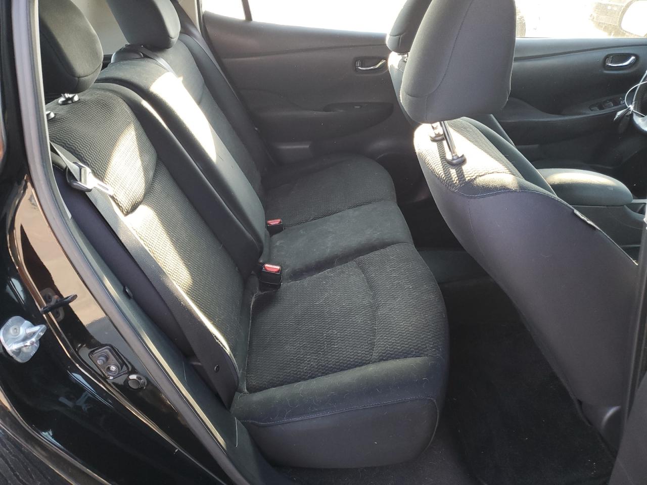 2015 Nissan Leaf - Image 10