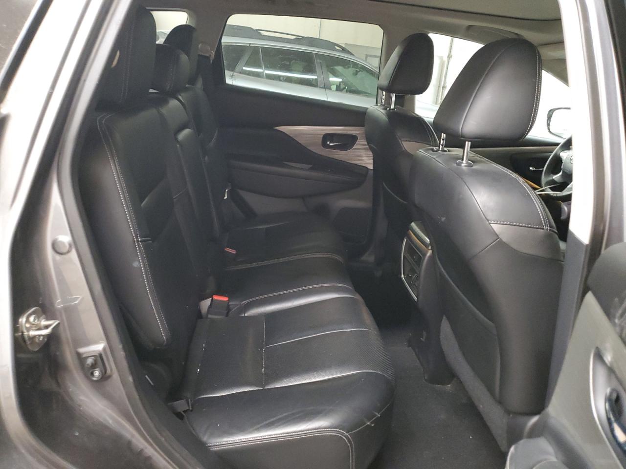 2015 Nissan Murano - Image 11