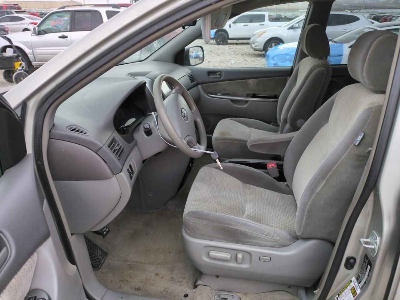 2008 Toyota Sienna - Image 7