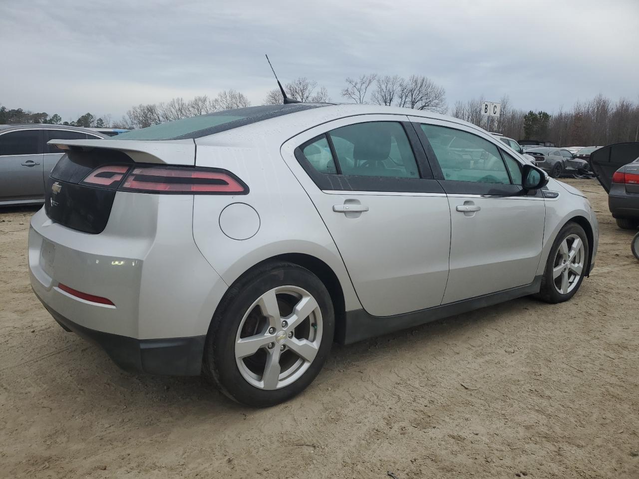 2012 Chevrolet Volt - Image 3