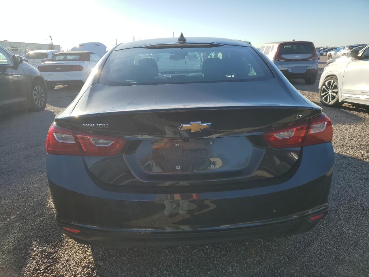 2023 Chevrolet Malibu - Image 6