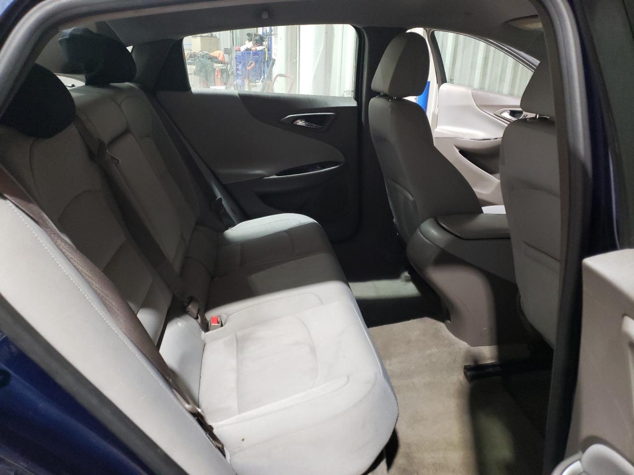 2017 Chevrolet Malibu - Image 10