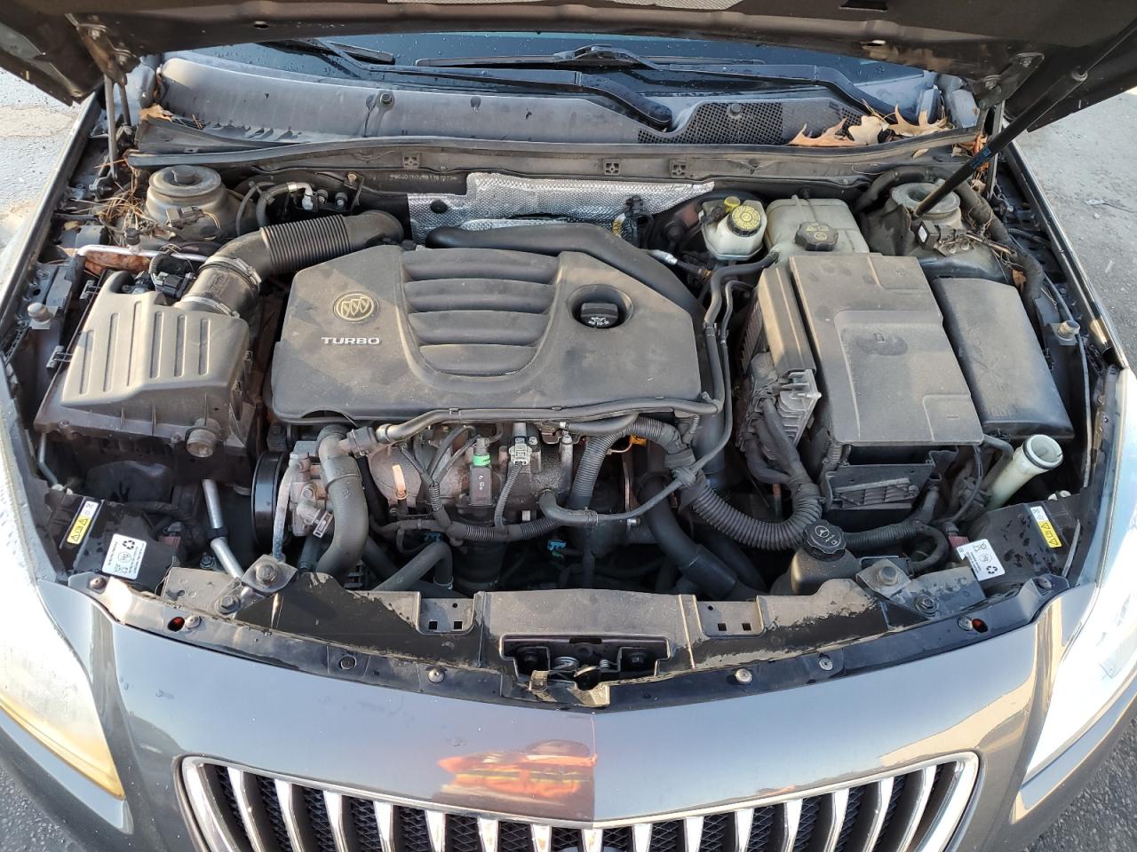 2011 Buick Regal - Image 11
