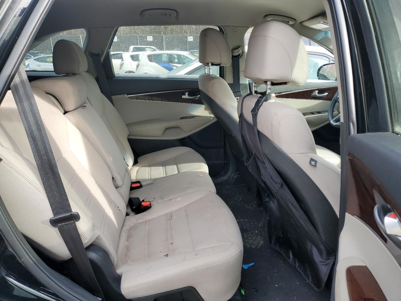 2017 Kia Sorento - Image 11