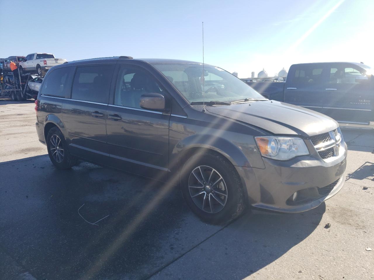 2016 Dodge Caravan - Image 4