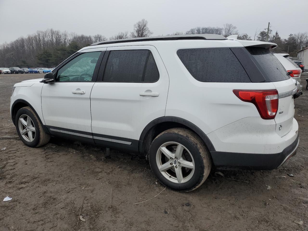 2016 Ford Explorer - Image 2