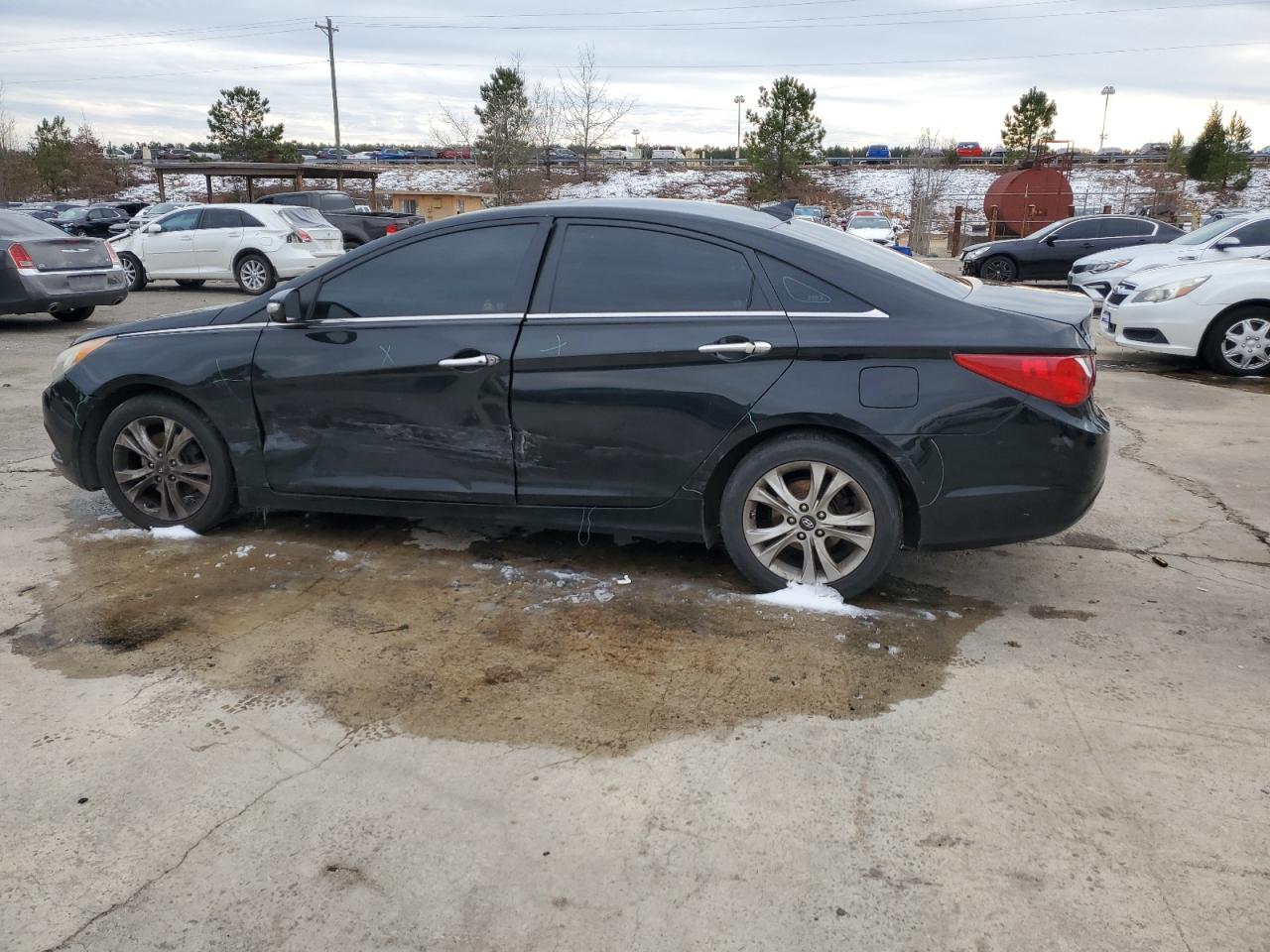2011 Hyundai Sonata - Image 2
