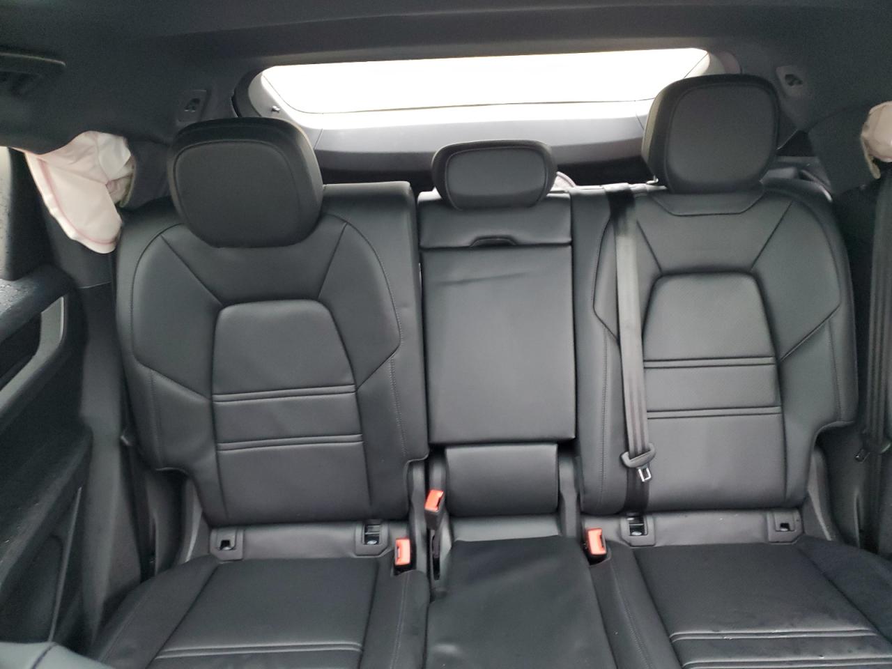2024 Porsche Cayenne - Image 10