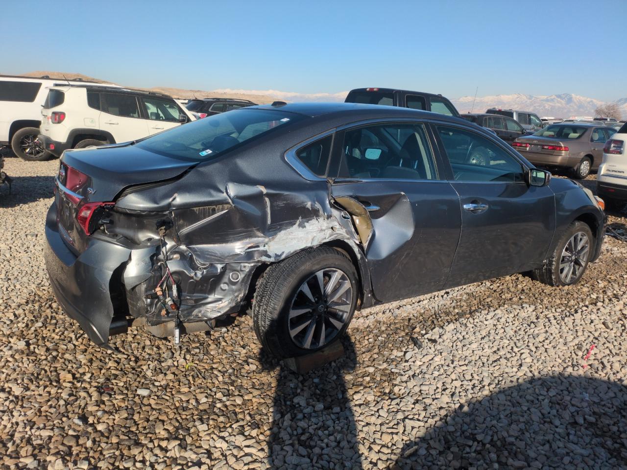 2017 Nissan Altima - Image 3