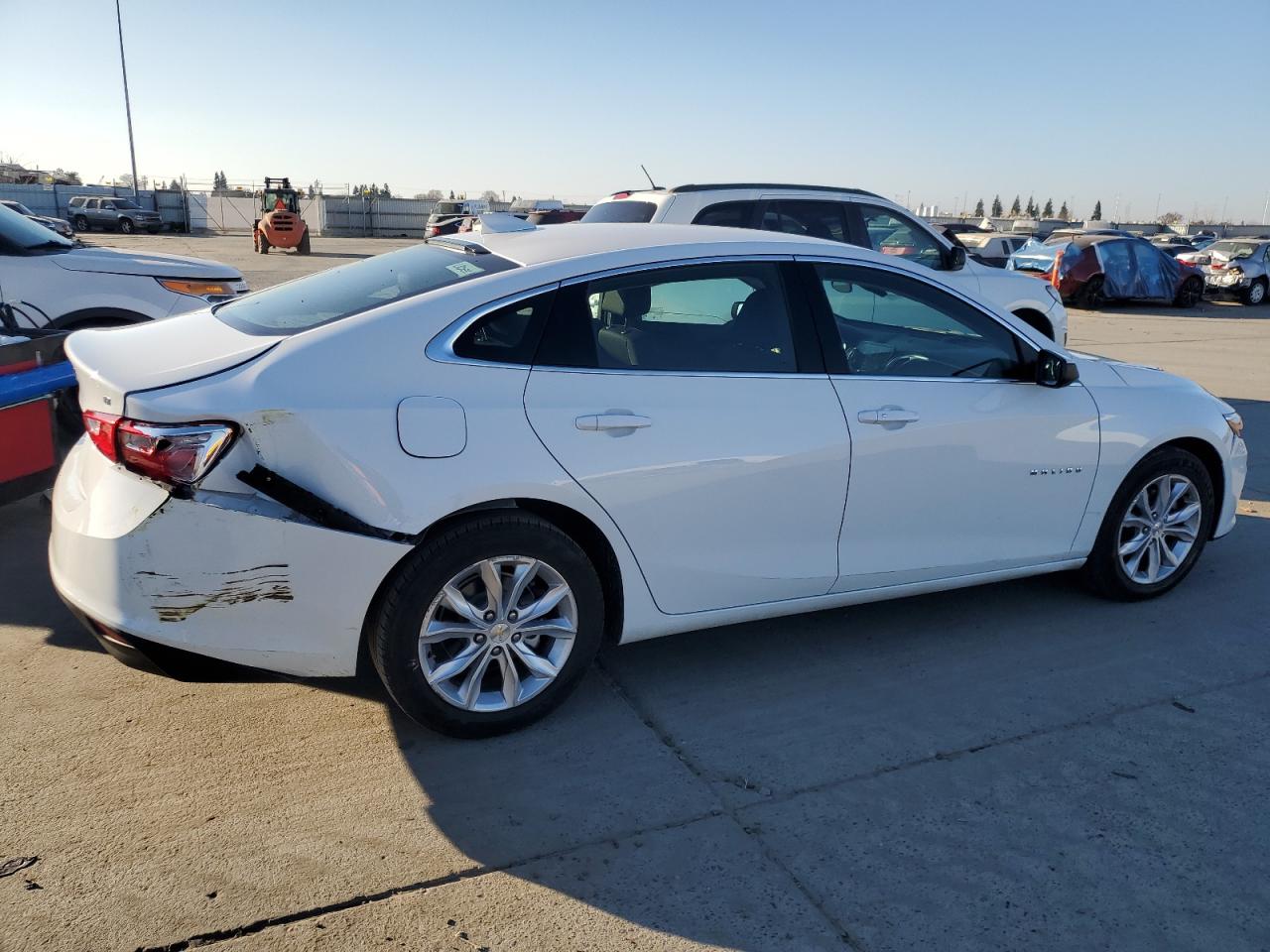 2023 Chevrolet Malibu - Image 3