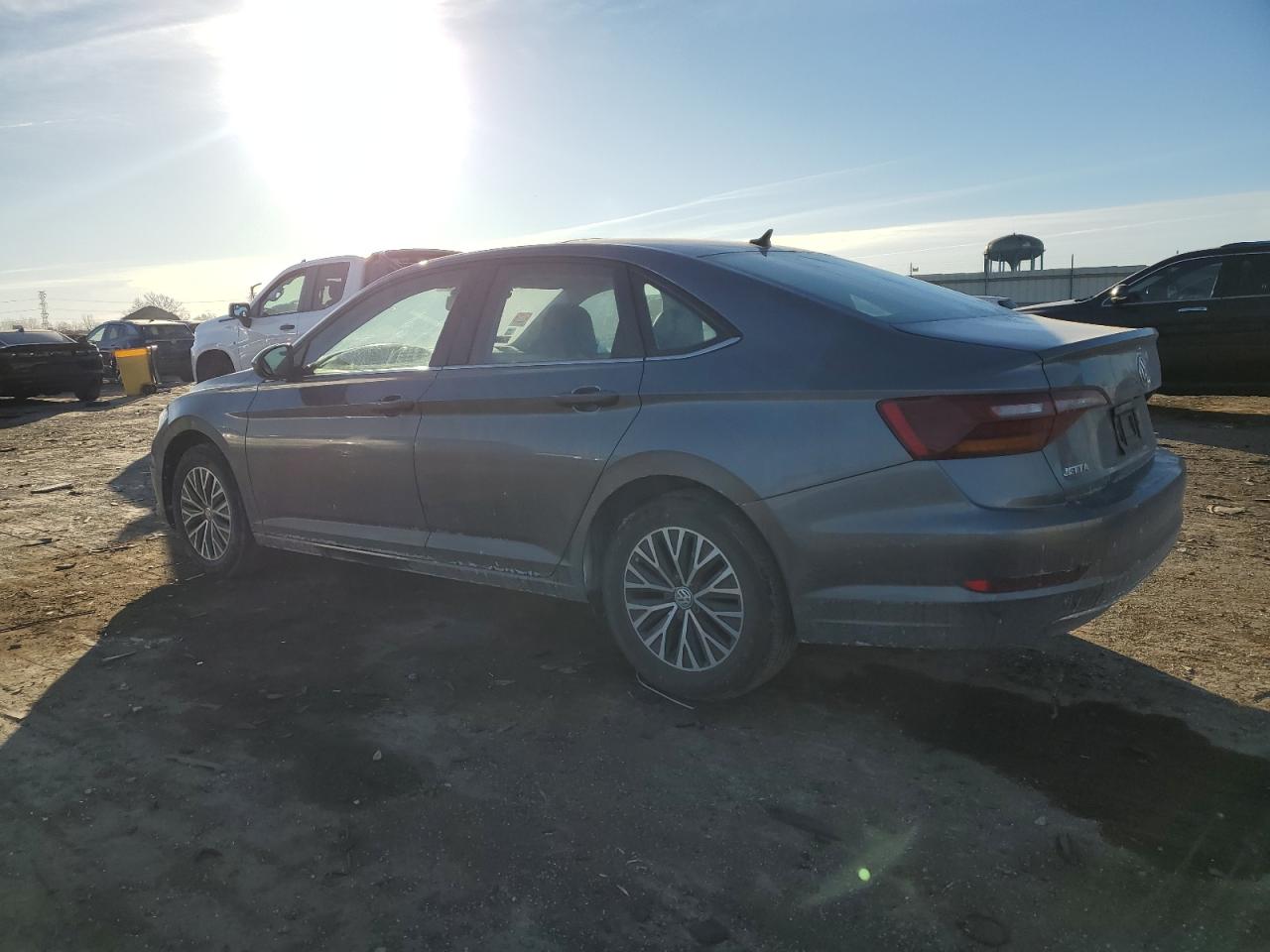 2019 Volkswagen Jetta - Image 2