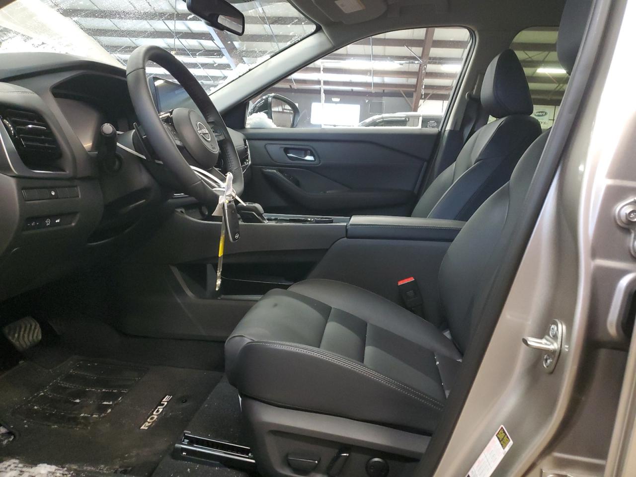 2024 Nissan Rogue - Image 7