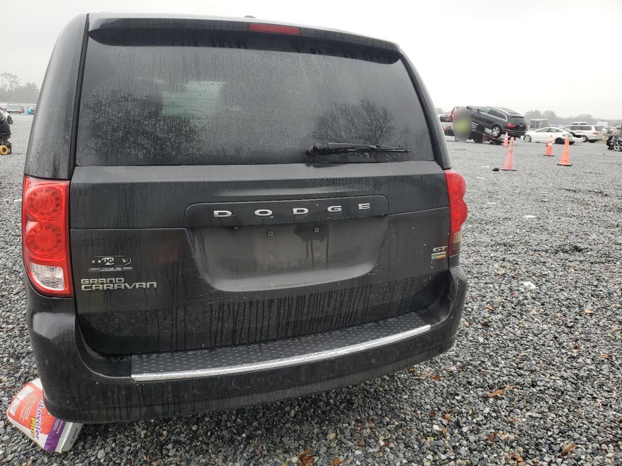 2018 Dodge Caravan - Image 6