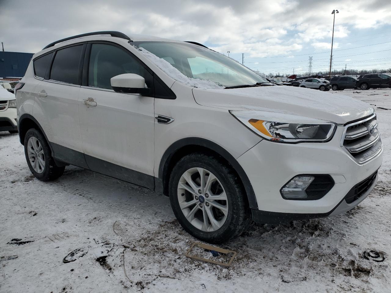 VIN 1FMCU9GD9JUB41332 2018 FORD ESCAPE no.4