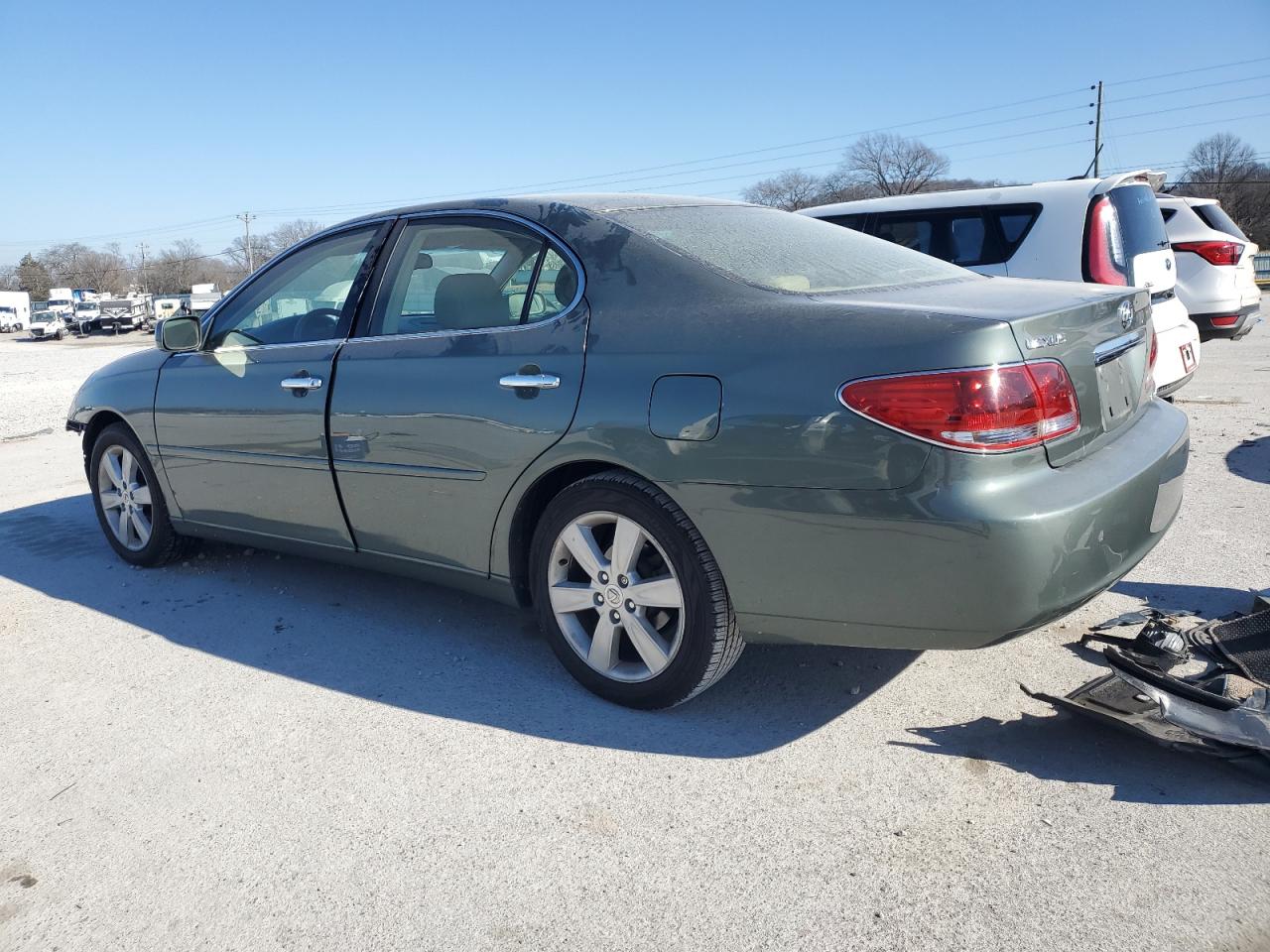2005 Lexus ES - Image 2
