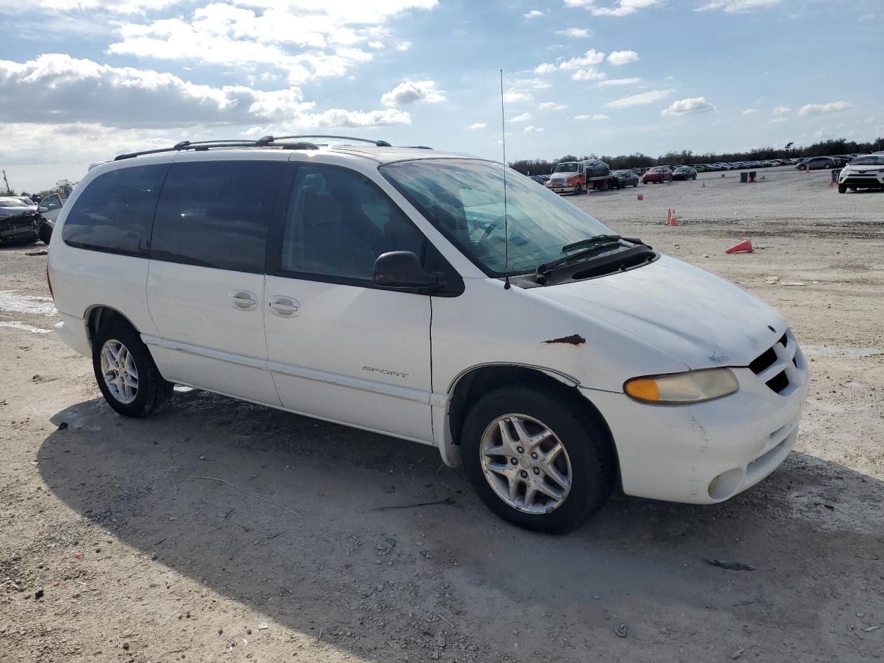 1999 Dodge Caravan - Image 4