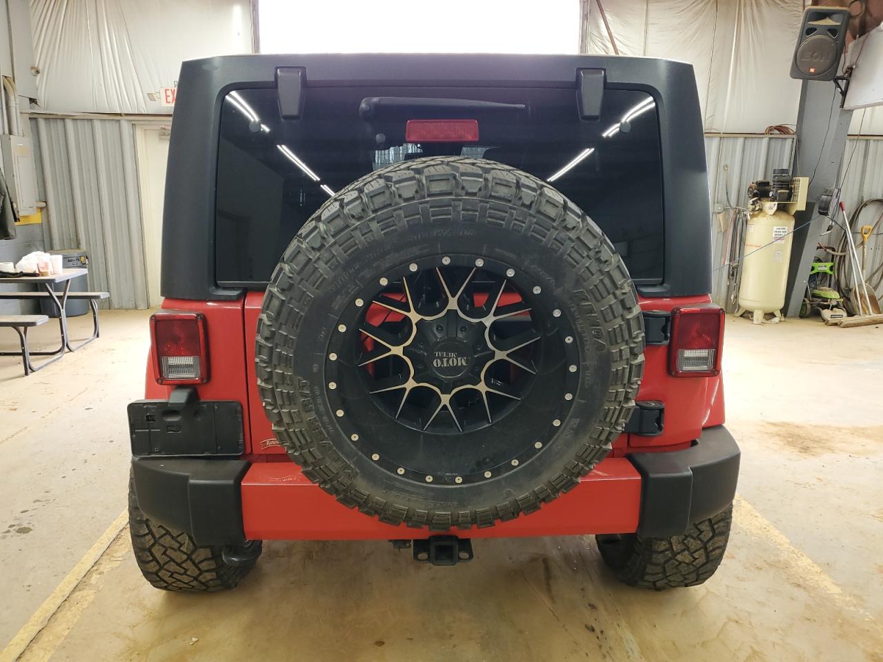 2016 Jeep Wrangler - Image 6