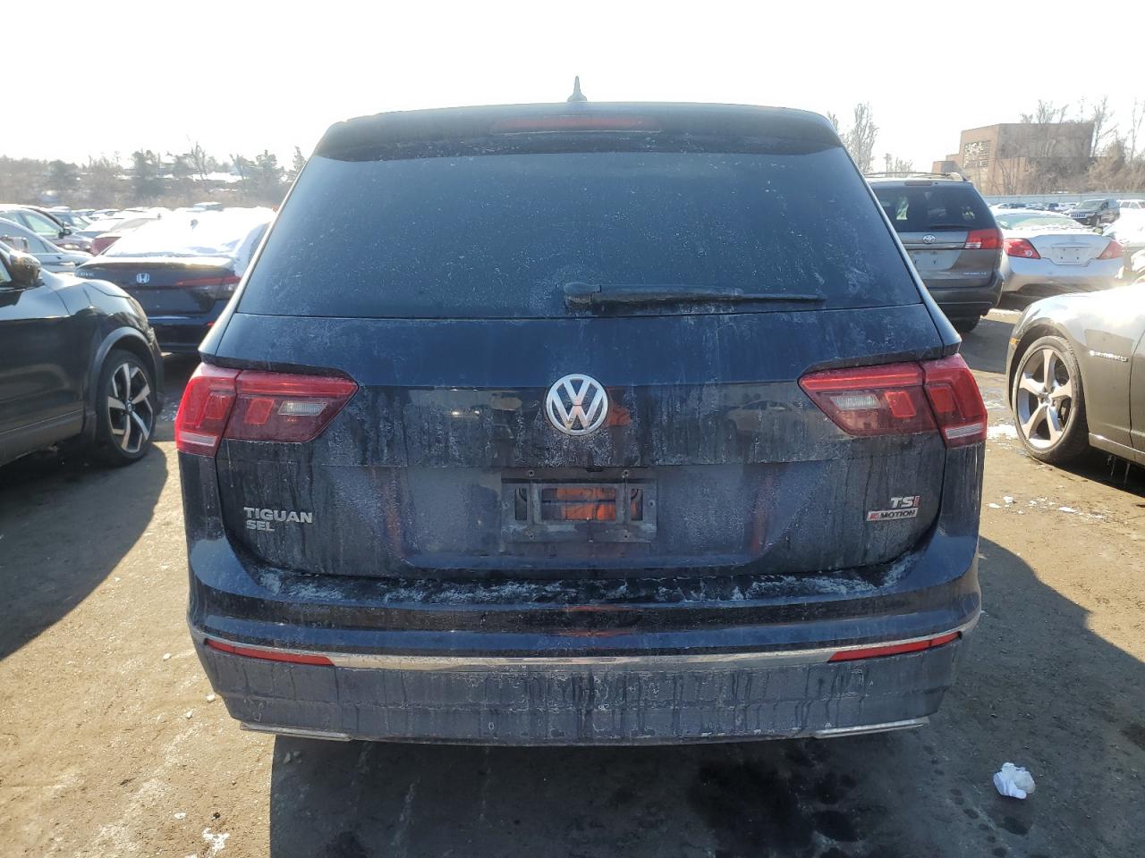 2018 Volkswagen Tiguan - Image 6