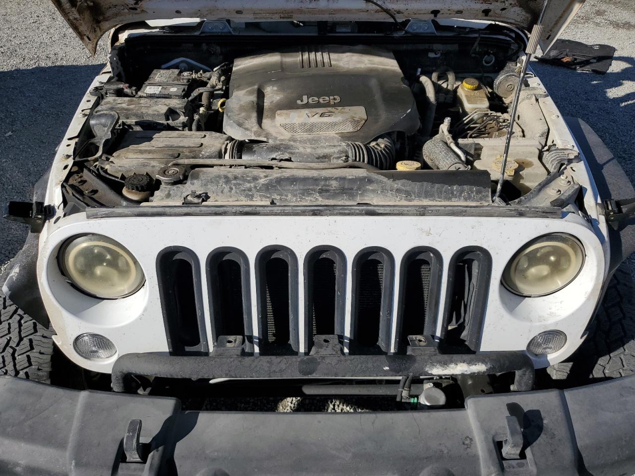 2014 Jeep Wrangler - Image 11