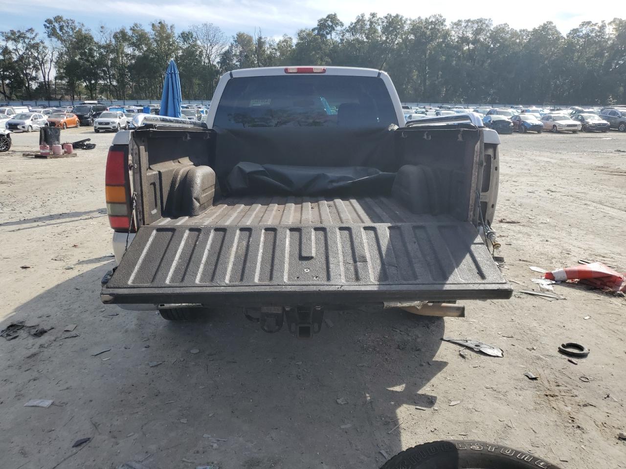 2005 GMC Sierra - Image 6