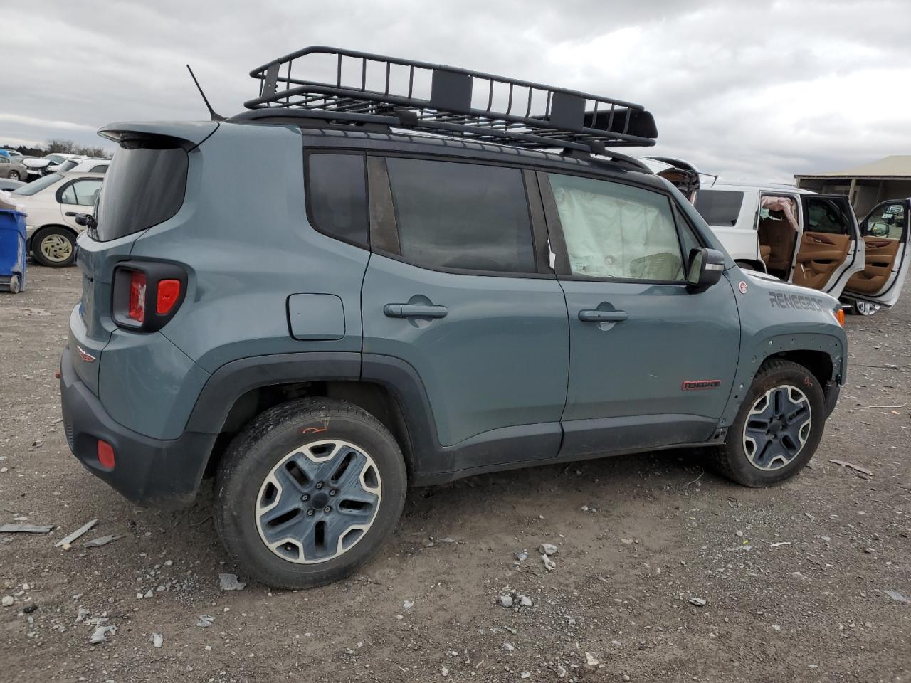 2016 Jeep Renegade - Image 3
