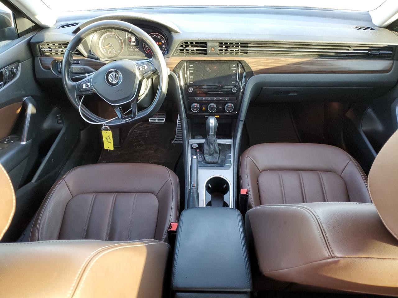 2020 Volkswagen Passat - Image 8